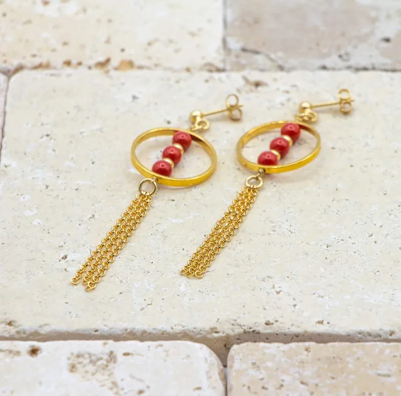 Boucles d'oreilles à trois perles de corail rouge