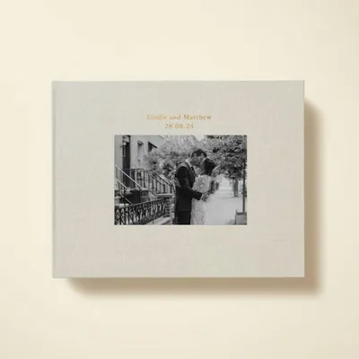Livre photo en toile avec une photo de mariage en noir et blanc