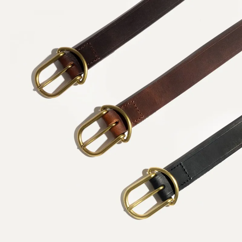 Trois ceintures en cuir à boucle laiton