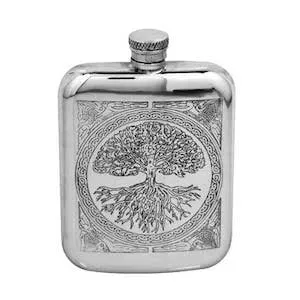 Flasque en étain gravée d'un arbre de vie
