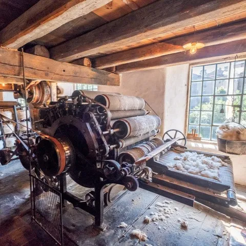 Machine de filature ancienne dans un atelier