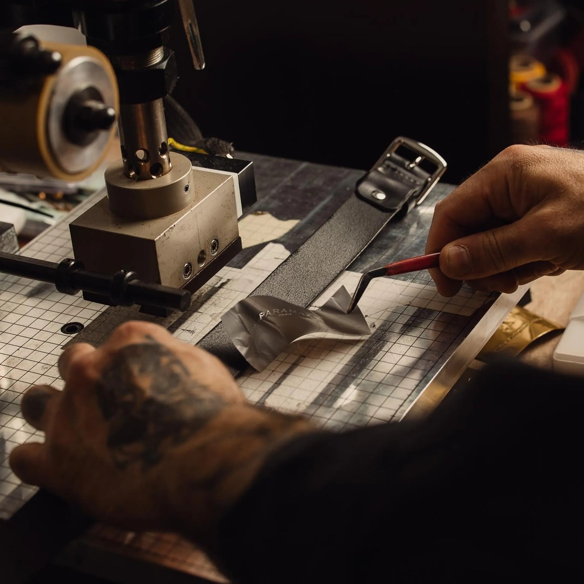 Un atelier de maroquinerie
